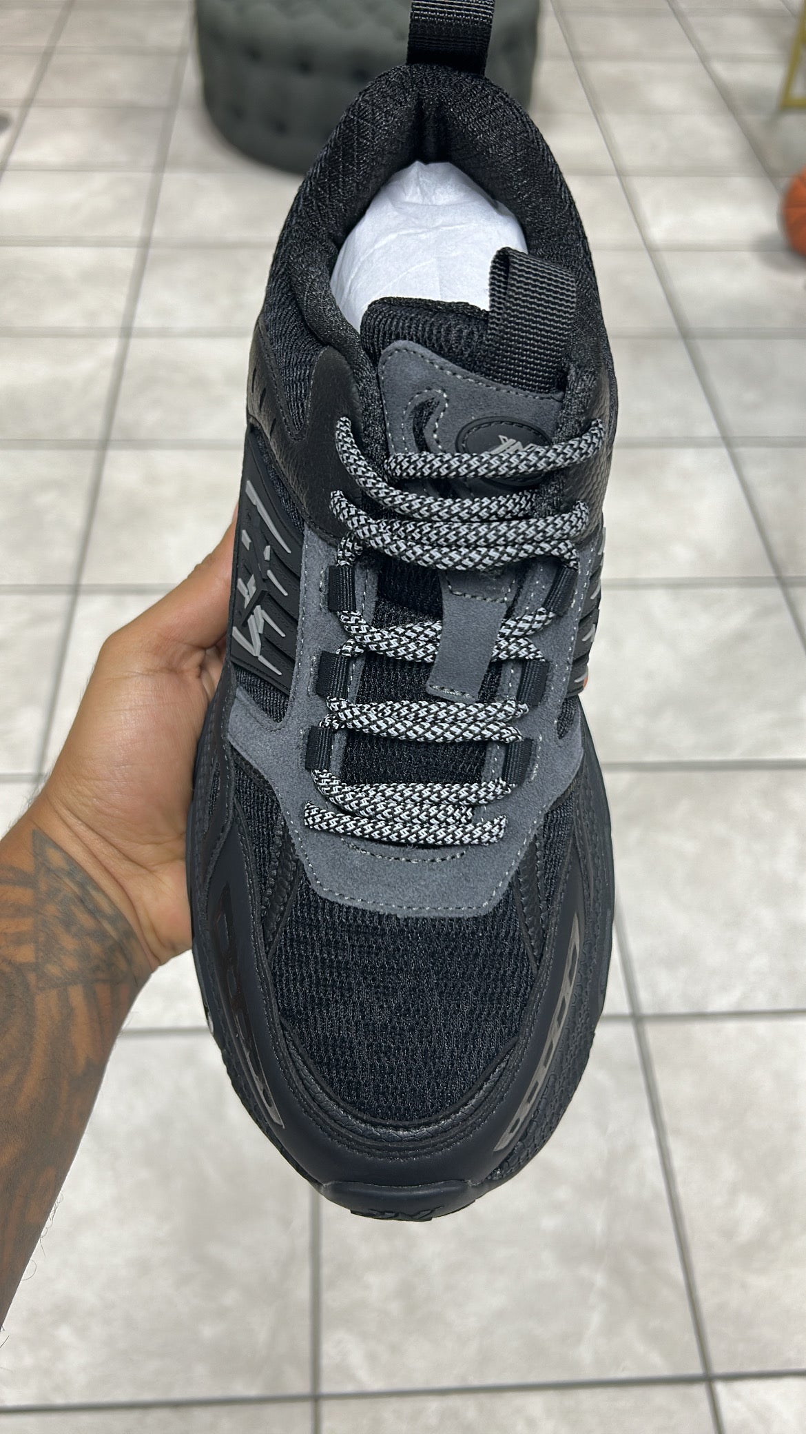 Javi - Sway Track Shoe