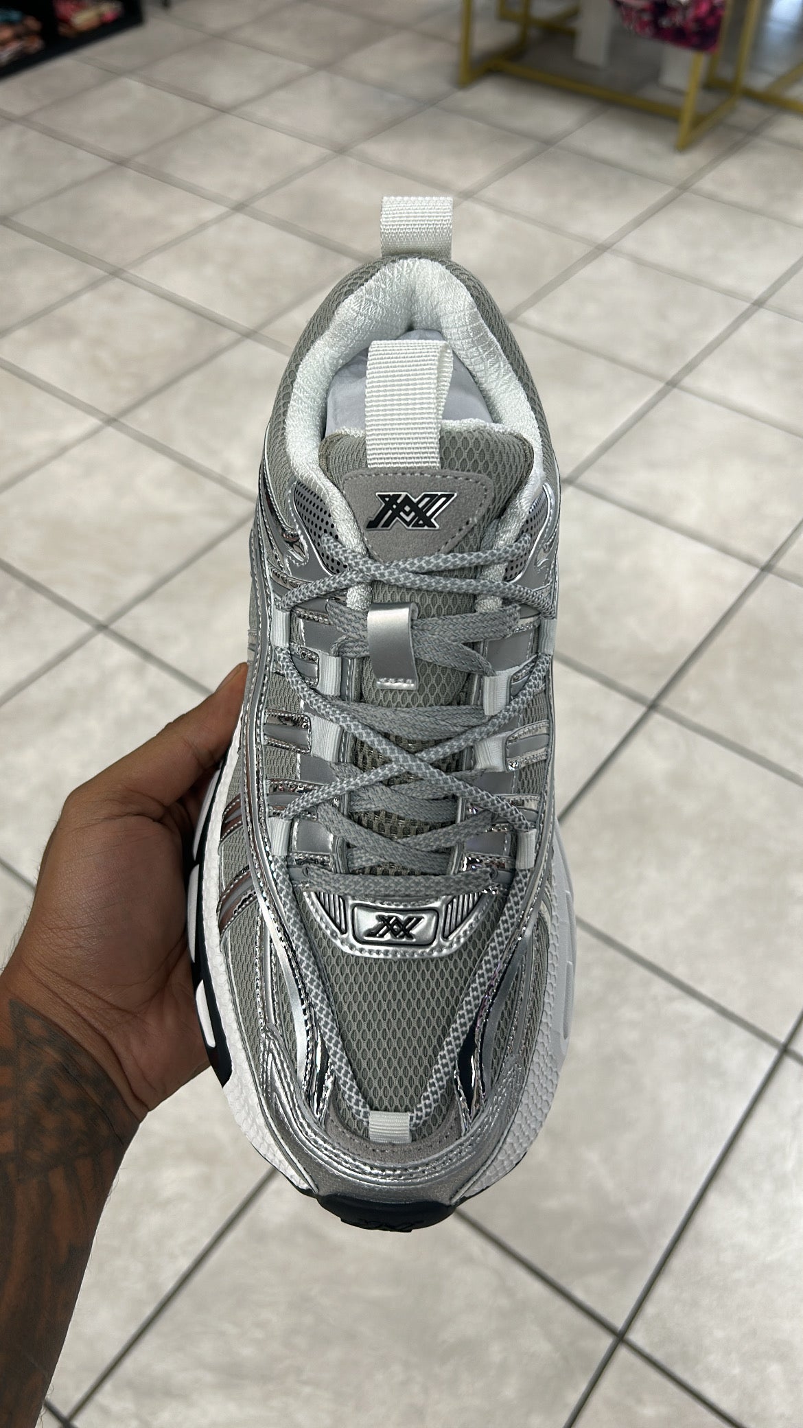 Javi - (Wave) Track Shoe