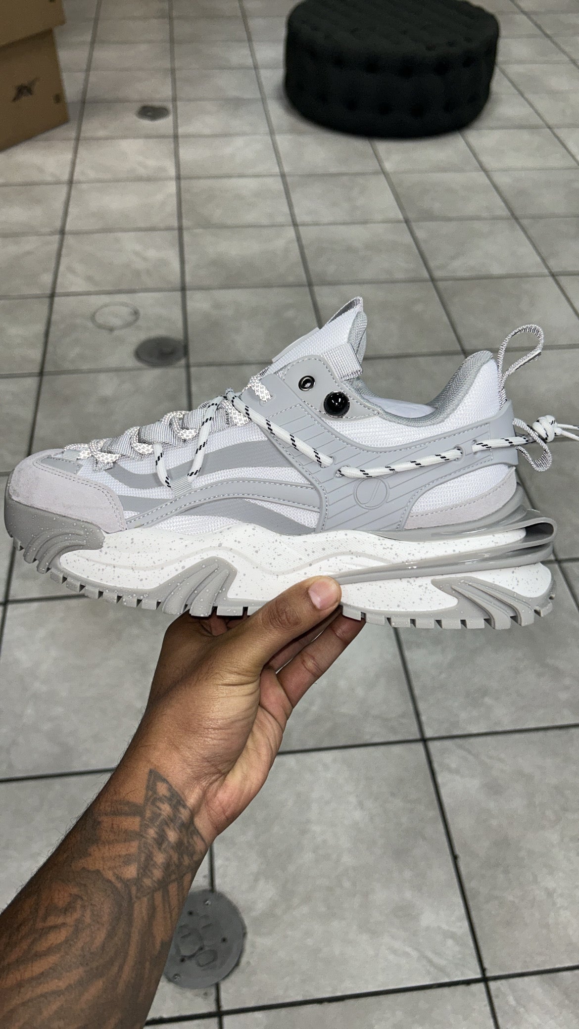 Javi - Dominance track shoe