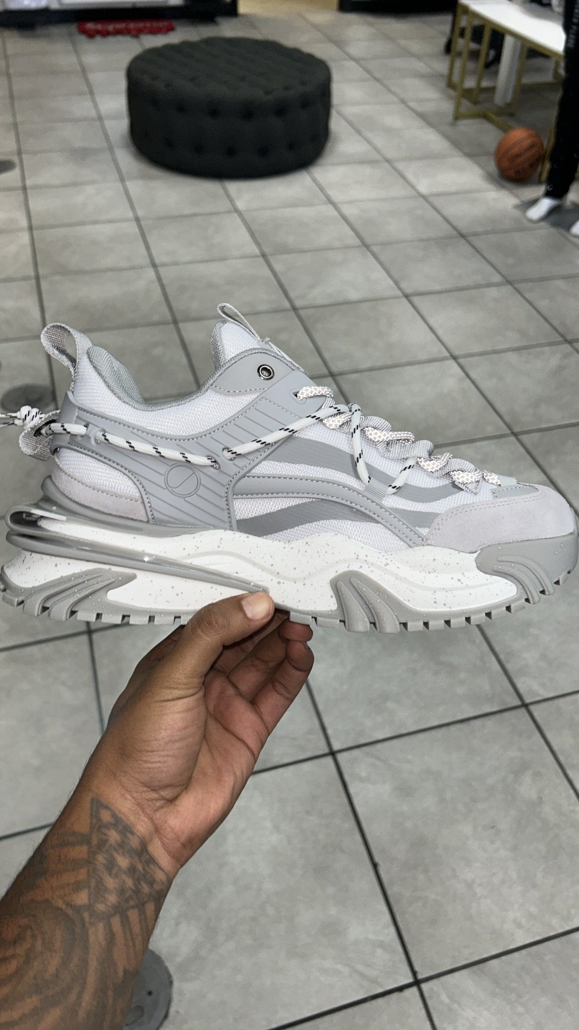 Javi - Dominance track shoe