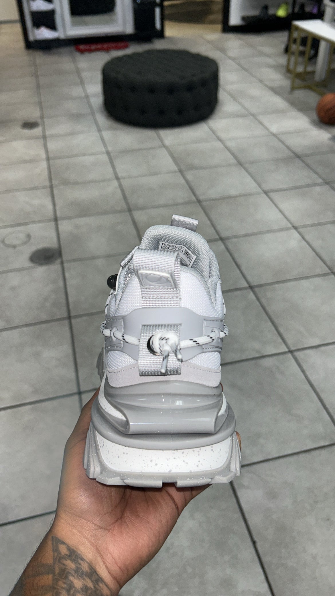 Javi - Dominance track shoe