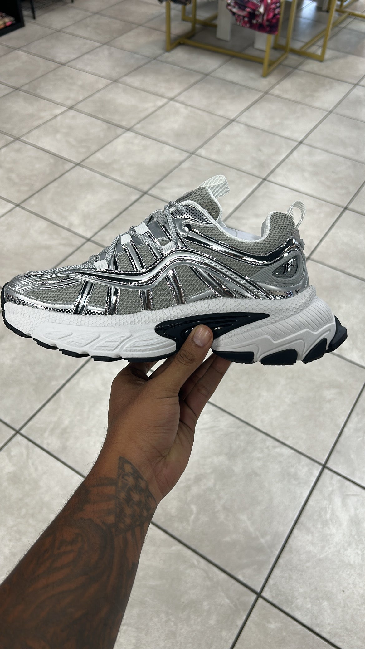 Javi - (Wave) Track Shoe
