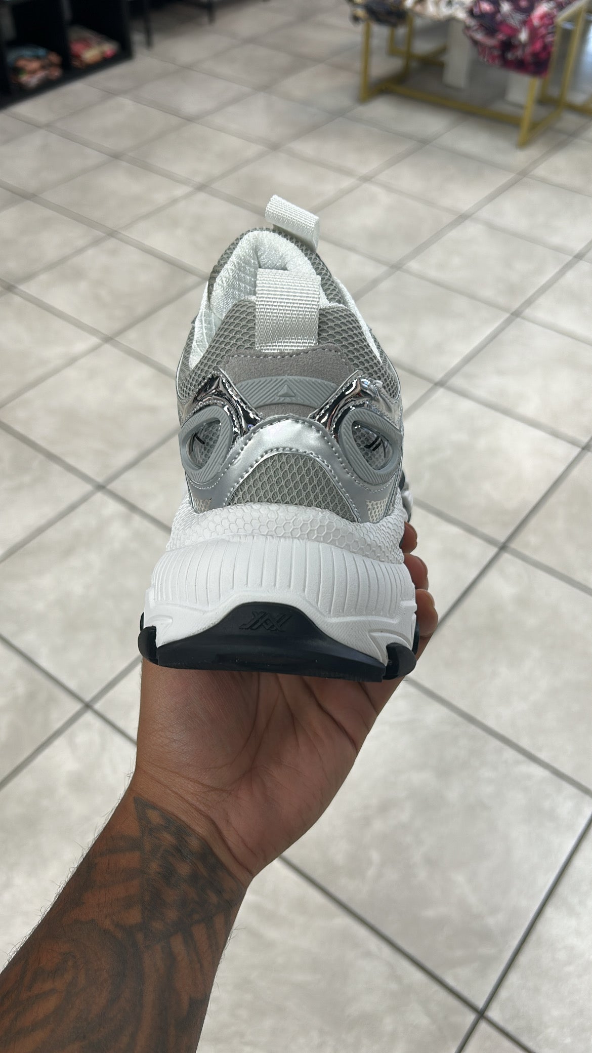 Javi - (Wave) Track Shoe